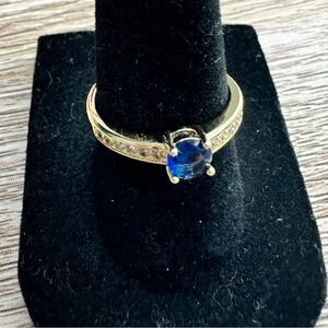 Yellow Gold Ring with Sapphire stone
